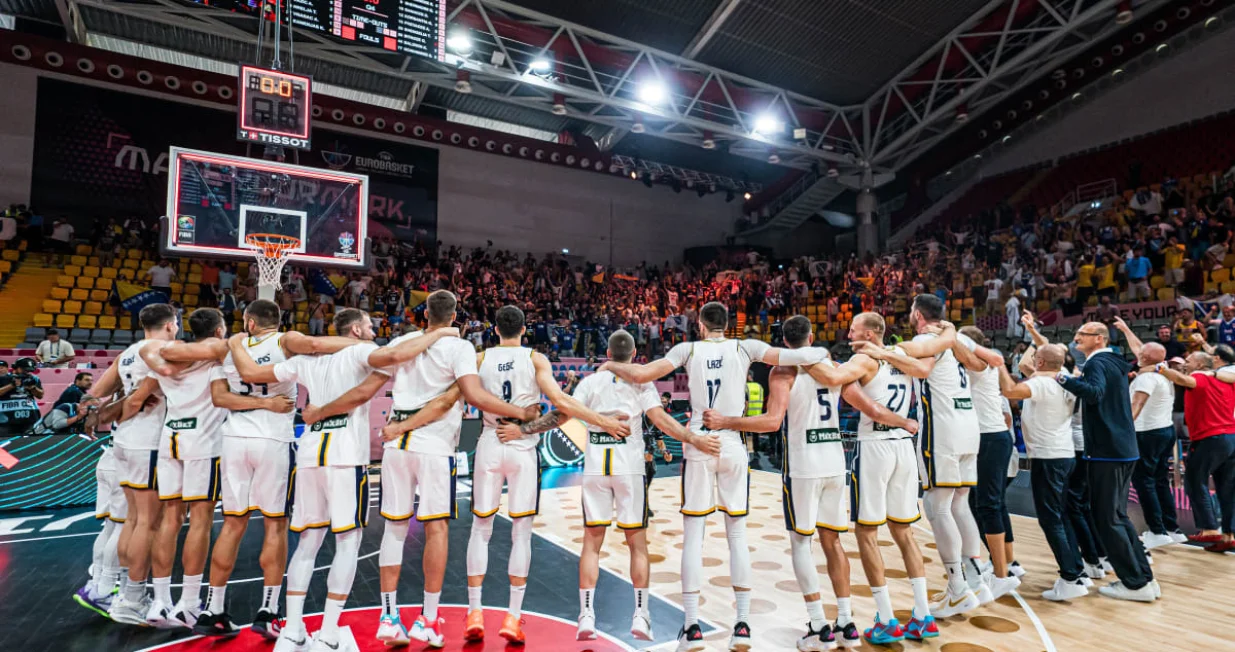 Košarkaši BiH i navijači/Foto: 