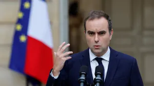 French outgoing Prime Minister Sebastien Lecornu delivers a statement in the courtyard at the Hotel Matignon in Paris after launching a series of talks with political parties' leaders as France faces a political crisis following the announcement of the resignation of the new government, France, October 8, 2025. REUTERS/Stephanie Lecocq/Pool/Stephanie Lecocq