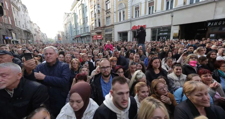 Sarajlije na skupu u čast Halida Bešlića/Senad Gubelić