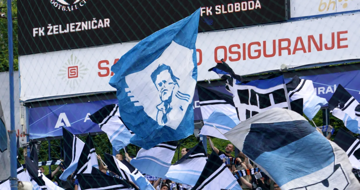 Manijaci i zastava posvećena Ivici Osimu (FOTO: Sanel Konjhodžić/Sport1)/Foto: