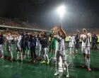 Soccer Football - FIFA World Cup - UEFA Qualifiers - Group K - Latvia v England - Daugava Stadium, Riga, Latvia - October 14, 2025 England's Harry Kane celebrates with teammates after qualifying for the FIFA World Cup Action Images via Reuters/Paul Childs/Foto: Paul Childs