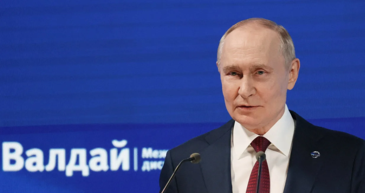 Russia's President Vladimir Putin delivers a speech during the Valdai Discussion Club annual international conference in Sochi, Russia, October 2, 2025. Sputnik/Mikhail Metzel/Pool via REUTERS ATTENTION EDITORS - THIS IMAGE WAS PROVIDED BY A THIRD PARTY./Mikhail Metzel