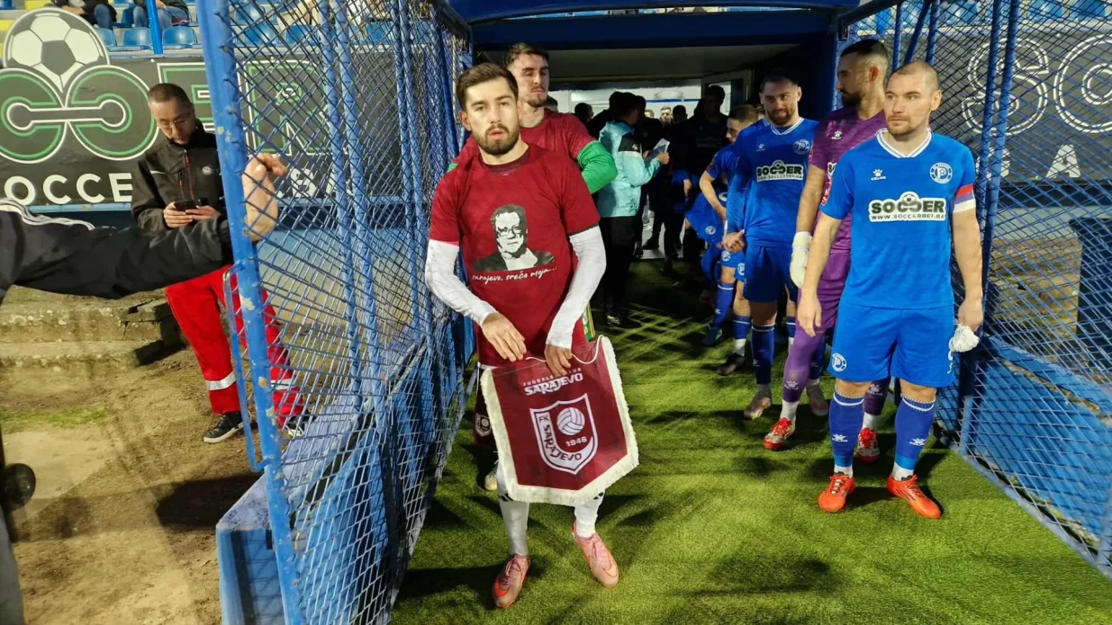 Igrači Sarajeva u posebnim majicama/Foto:
