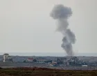 Smoke rises from Gaza following an Israeli airstrike, as seen from Israel, October 19, 2025. REUTERS/Amir Cohen/Amir Cohen