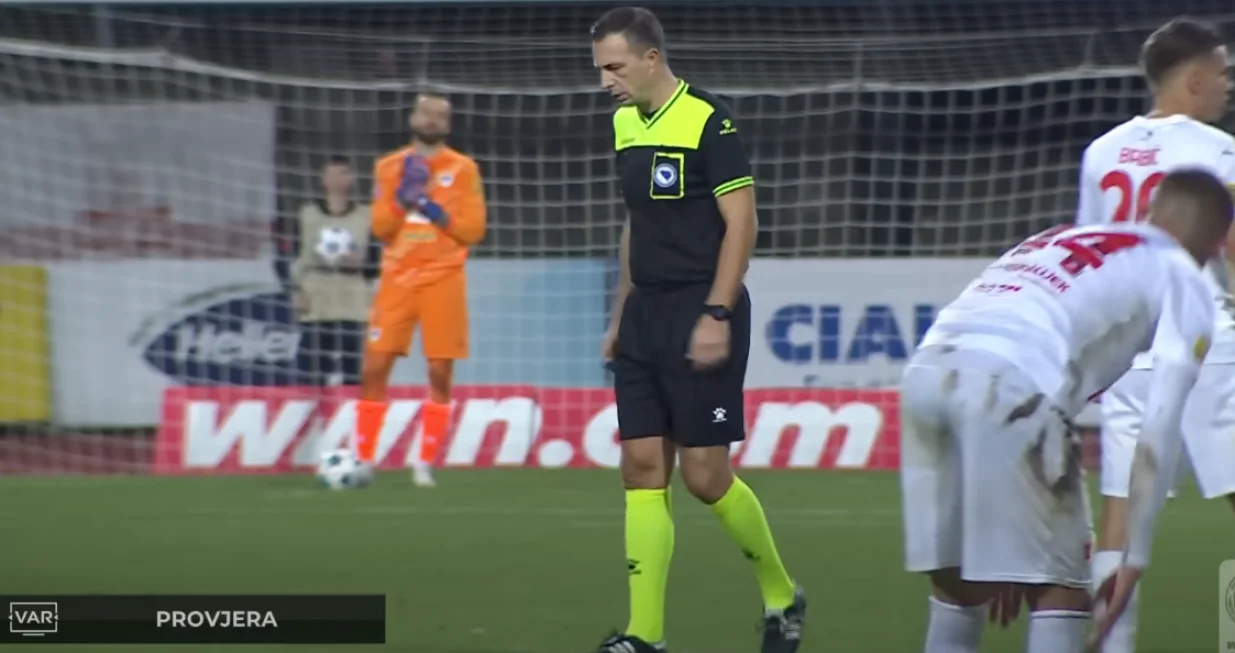 Elvedin Topuzović VAR provjera/Foto: