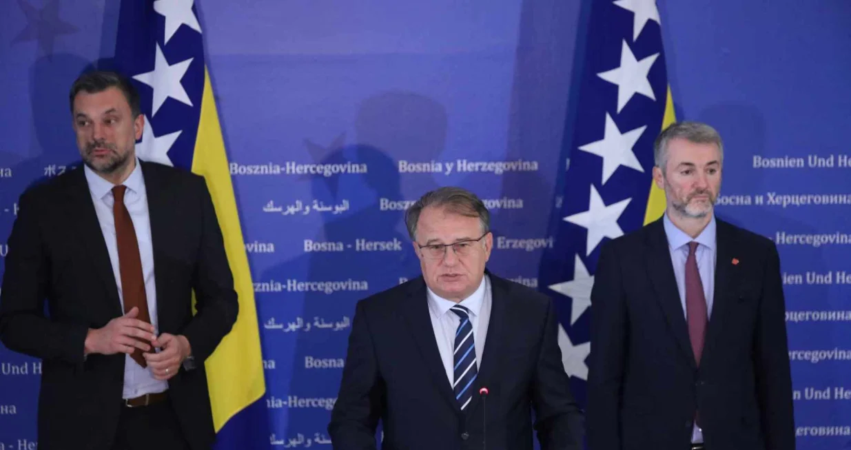 Lideri trojke/
