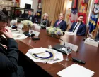 Ukraine's President Volodymyr Zelenskiy meets with U.S. President Donald Trump over lunch in the Cabinet Room at the White House in Washington, D.C., U.S., October 17, 2025. REUTERS/Jonathan Ernst/Jonathan Ernst