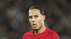 epa10383026 Virgil Van Dijk of Liverpool reacts during the English Premier League soccer match between Liverpool FC and Leicester City in Liverpool, Britain, 30 December 2022. EPA/Adam Vaughan EDITORIAL USE ONLY. No use with unauthorized audio, video, data, fixture lists, club/league logos or 'live' services. Online in-match use limited to 120 images, no video emulation. No use in betting, games or single club/league/player publications/Foto: Adam Vaughan