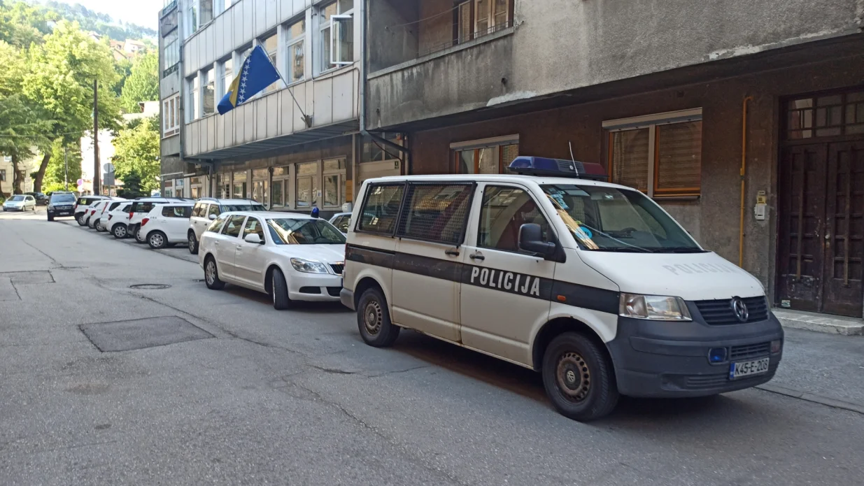 Federalna inspekcija i Višnjik 29/Didier Torche