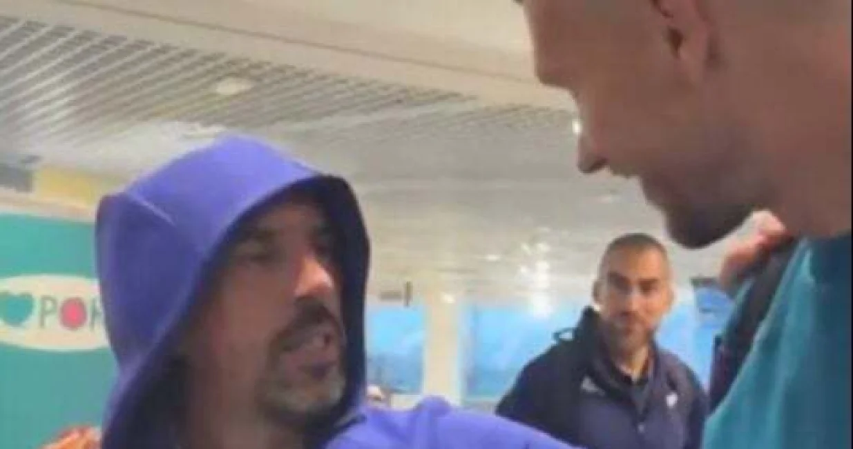 Ribery sreo Džeku na aerodromu u Beču (FOTO: Screenshot/X)/Foto: