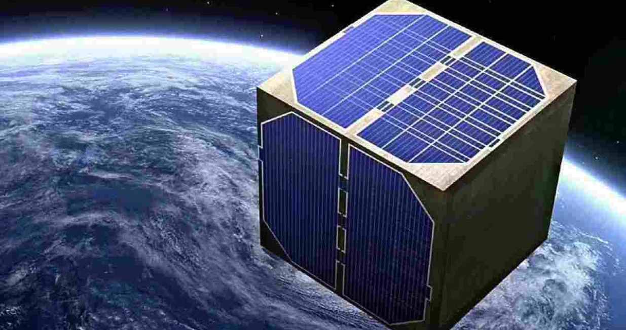 Japan drveni satelit/