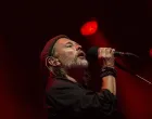 epaselect epa10047247 British musician Thom Yorke performs with the band The Smile on the Arena Stage at Roskilde Festival in Denmark, 01 July 2022 (issued 02 July 2022). The festival runs through 02 July. EPA/HELLE ARENSBAK DENMARK OUT/Helle Arensbak