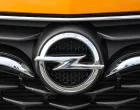 epa08127167 (FILE) - A Opel logo is seen at a car for sale at a dealer shop in Ruesselsheim, Germany, 05 July 2018 (reissued 14 January 2020). German media reports on 14 January 2020 state Opel is to inform its staff of plans to cut up to additional 4100 jobs in Germany in coming years. Some 6,800 Opel employees in Opel's German factories have already signed agreed to various forms of leaving the company. EPA/ARMANDO BABANI *** Local Caption *** 54701862/Armando Babani