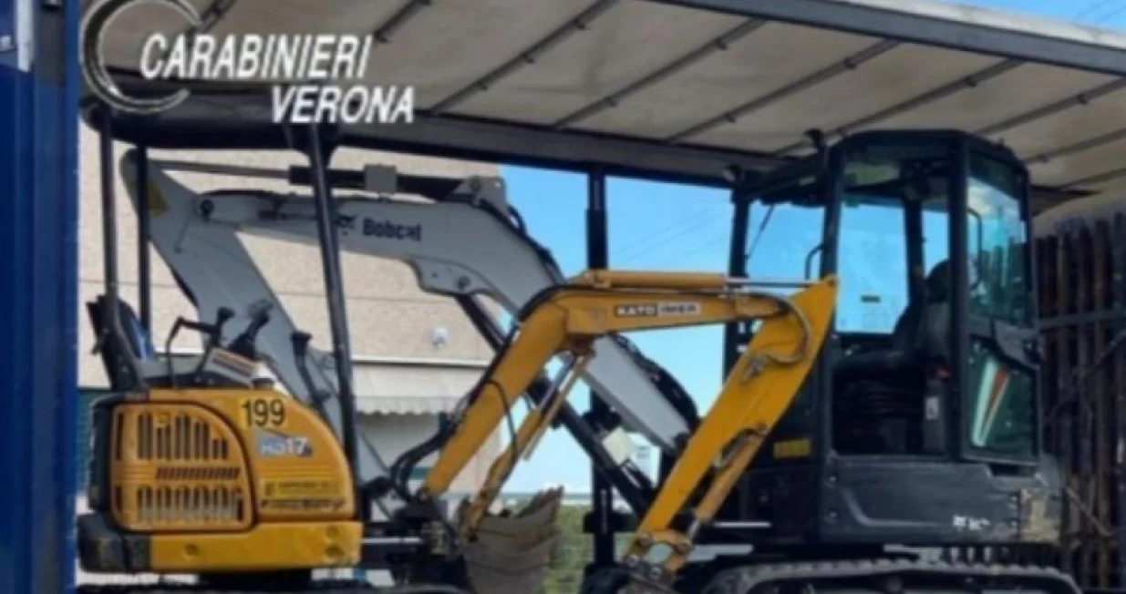 Pronađeni ukradeni bageri/Carabinieri Verona//