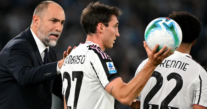 FILE PHOTO: Soccer Football - Serie A - Lazio v Juventus - Stadio Olimpico, Rome, Italy - October 26, 2025 Juventus coach Igor Tudor and Andrea Cambiaso REUTERS/Alberto Lingria/File Photo/Foto: Alberto Lingria