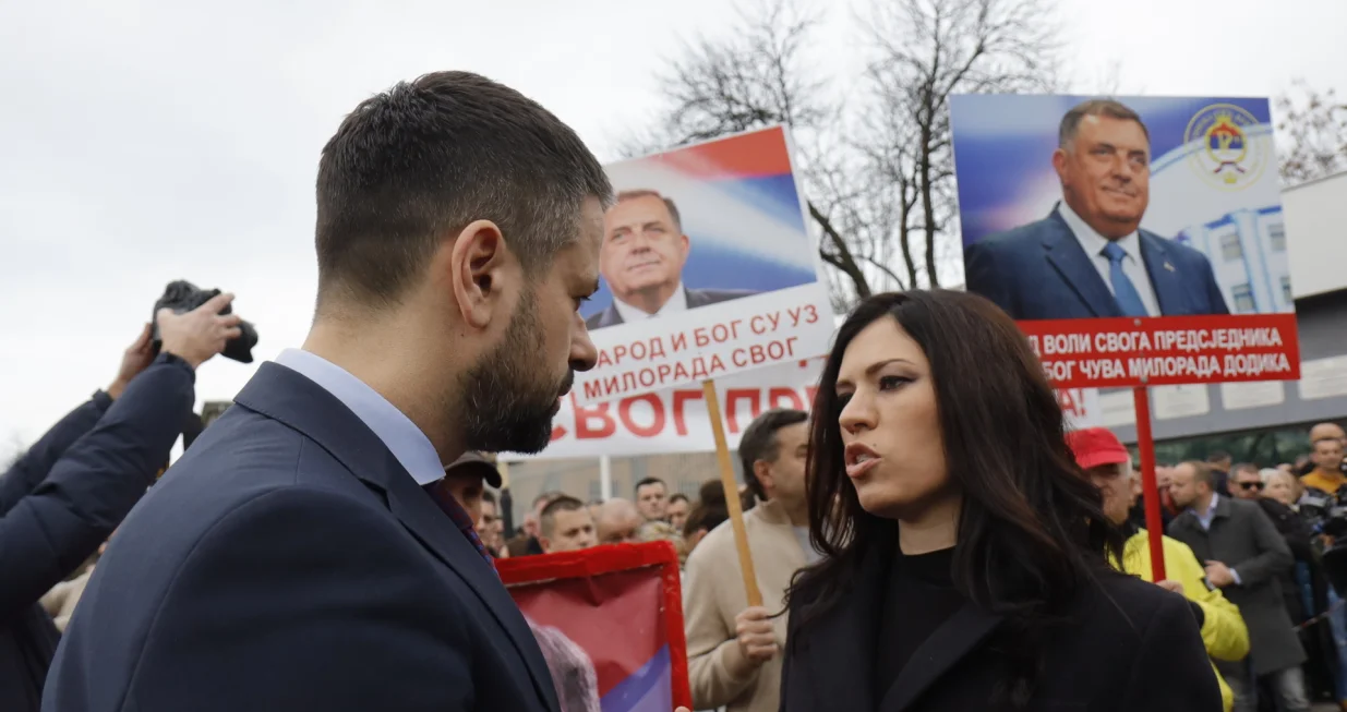 Sud BiH nastavak suđenja predsjedniku bh. entiteta Republika Srpska Miloradu Dodiku i vršiocu dužnosti direktora Službenog glasnika Milošu Lukiću, optuženima za nesprovođenje odluka viskog predstavnika/Senad Gubelić