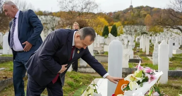 Ivica Dačić, srbijanski ministar, posjeta, mezar, Halid Bešlić/Instagram