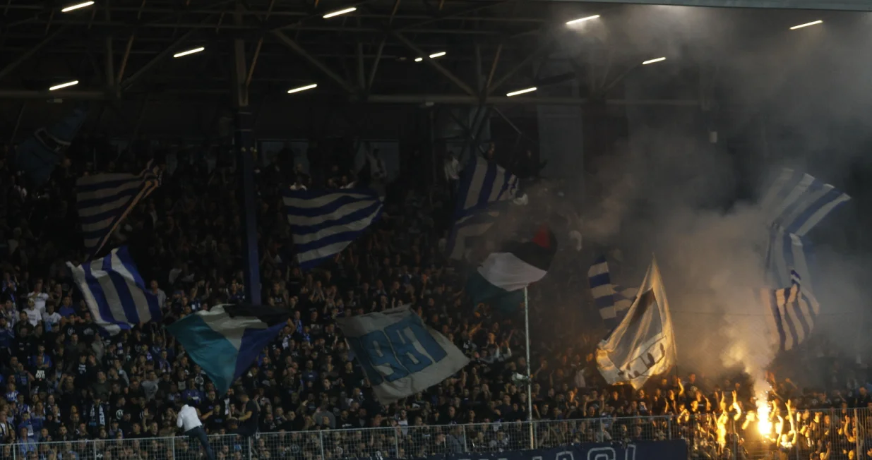 Manijaci na derbiju/Foto: 