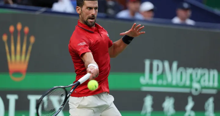 Tennis - ATP Masters 1000 - Shanghai Masters - Qizhong Forest Sports City Arena, Shanghai, China - October 11, 2025 Serbia's Novak Djokovic in action during his semi final match against Monaco's Valentin Vacherot REUTERS/Go Nakamura/Foto: Go Nakamura