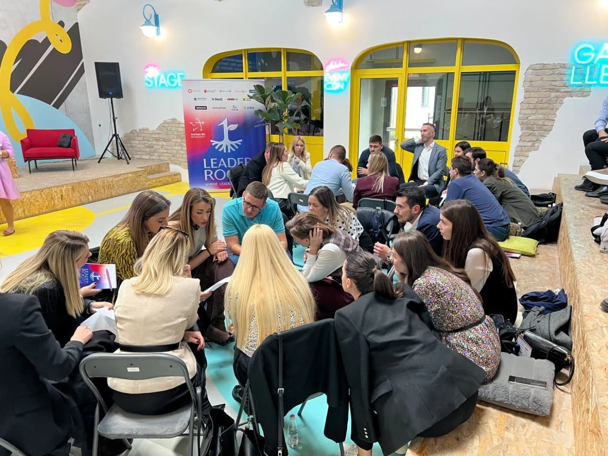 Kultura povratne informacije: druga sesija programa Leader Roots pod pokroviteljstvom UNIQA osiguranja	Edukacija Leader Roots/