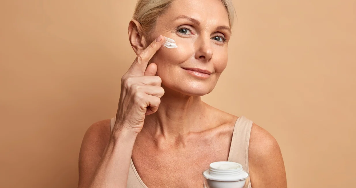 Prirodna maska koja briše bore i vraća sjaj licu/Free Pik