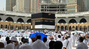  Stotine hiljada vjernika, koji su došli iz različitih dijelova svijeta u Saudijsku Arabiju kako bi obavili haddž, klanjalo je džuma-namaz/Anadolija/Ashraf Amra