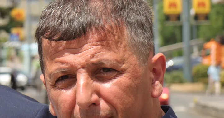 Lider Liste za pravdu i red Nebojša Vukanović pres ispred zgrade Delegacije Evropske unije u Bosni i Hercegovini/Senad Gubelić