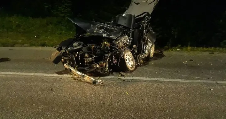 Smrskano vozilo na mjestu nesreće/Nezavisne//