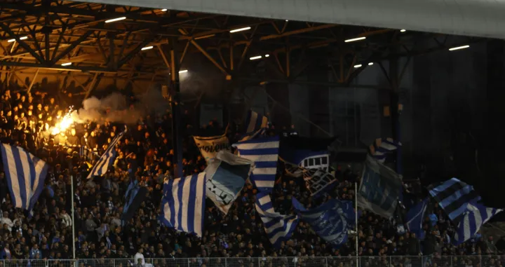 Manijaci na istočnoj tribini stadiona Grbavica/Foto: 