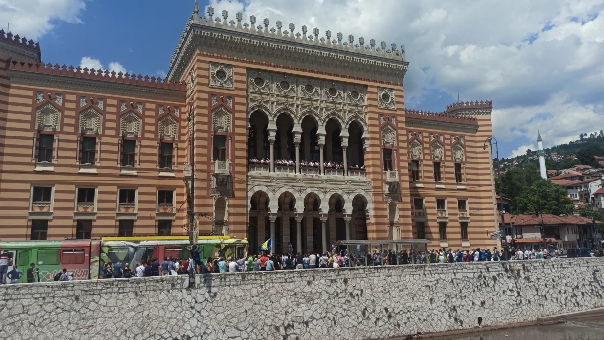 Košarkašice doček aerodrom i Viječnica/Didier Torche