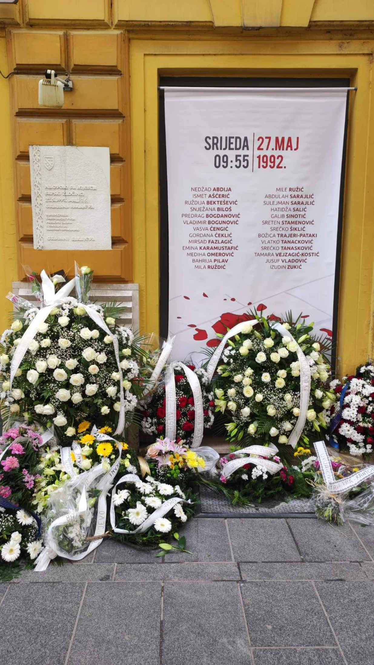 33. godišnjica od ubistva 26 građana Sarajeva u ulici Ferhadija//