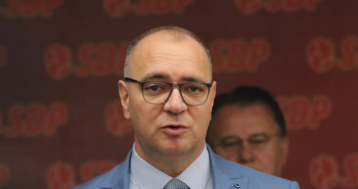 Sdp pres Predstavljanje gradonačelnika Tuzle Zijada Lugavića, obraćanje Nermina Nikšića, Jasmina Imamovića/Senad Gubelić