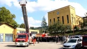 Vatrogasno vozilo sa ljestvama dugim 32 metra/Tuzlanski.ba