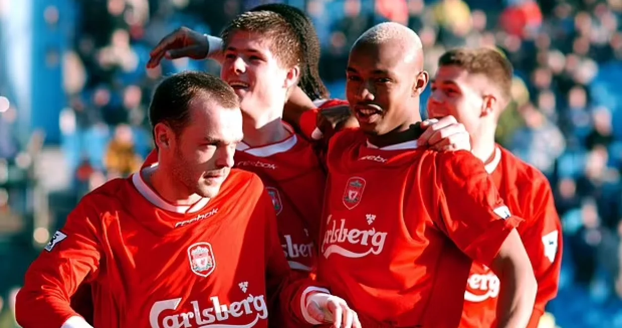 Danny Murphy, El Hadji Diouf, Steven Gerrard/Foto: 