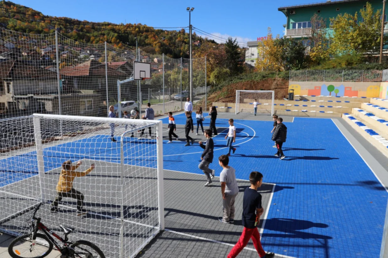 Okončani radovi na izgradnji novog dječijeg igrali&scaron;ta u Ulici Dejzina Bikića na &Scaron;ipu, vrijedni 1.007.769 KM/Foto: Općina Centar