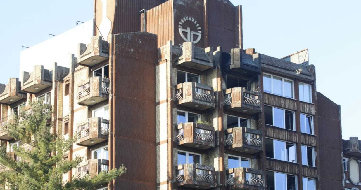 Tuzla, BiH, 5. novembar 2025: Najmanje 11 osoba je poginulo, a viЕЎe od 20 povrijeД'eno u velikom poЕѕaru koji je sinoД‡ oko 20.45 sati izbio na sedmom spratu Doma penzionera u Tuzli (Ahmet Besic - Anadolu Agency)/