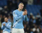 Soccer Football - UEFA Champions League - Manchester City v Borussia Dortmund - Etihad Stadium, Manchester, Britain - November 5, 2025 Manchester City's Erling Haaland applauds fans after the match REUTERS/Phil Noble/Foto: Phil Noble
