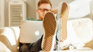 generacija z, izležavanje, rad u kući, ležanje, mladi, zatvoreni prostor, boravak/Beth Jnr