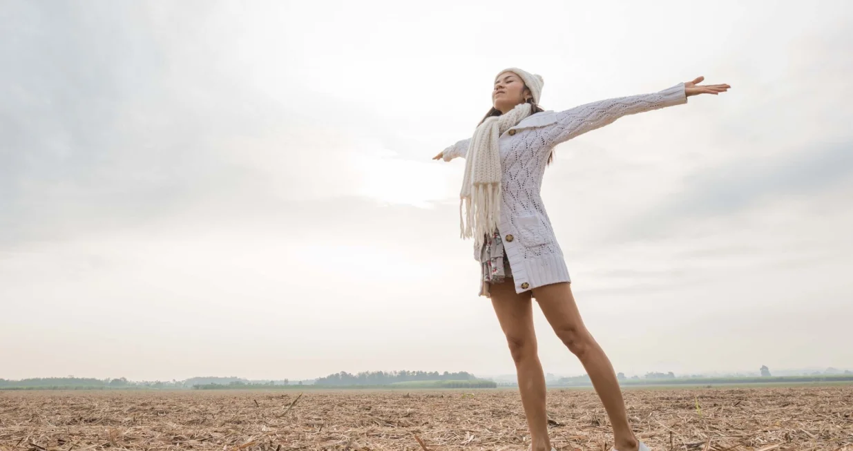 žena, sretna žena, okalšanje, ilustracija za horoskop/Infocuspix/freepik