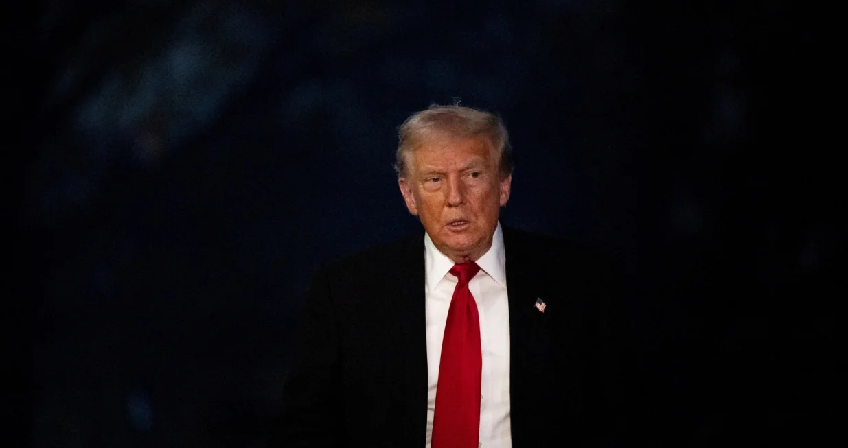 FILE PHOTO: U.S. President Donald Trump arrives at the White House in Washington, D.C., U.S., November 9, 2025. REUTERS/Annabelle Gordon/File Photo/Annabelle Gordon