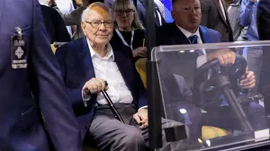 FILE PHOTO: Berkshire Hathaway Chairman Warren Buffett attends the Berkshire Hathaway Inc annual shareholders' meeting in Omaha, Nebraska, U.S., May 3, 2024. REUTERS/Scott Morgan/File Photo/Scott Morgan