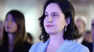 Benjamina Karić ozbiljna/