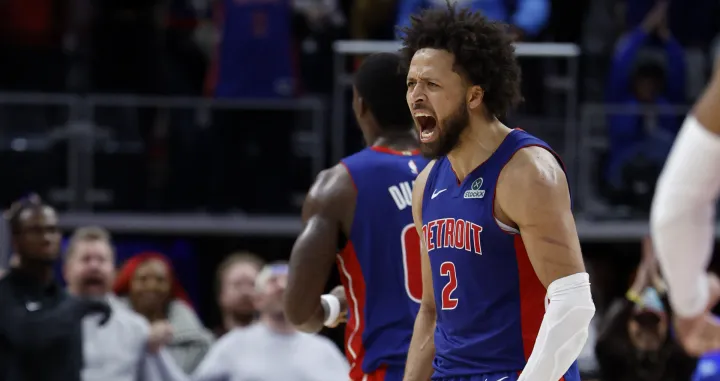 Nov 10, 2025; Detroit, Michigan, USA; Detroit Pistons guard Cade Cunningham (2) celebrates in overtime against the Washington Wizards at Little Caesars Arena. Mandatory Credit: Rick Osentoski-Imagn Images/Foto: Rick Osentoski
