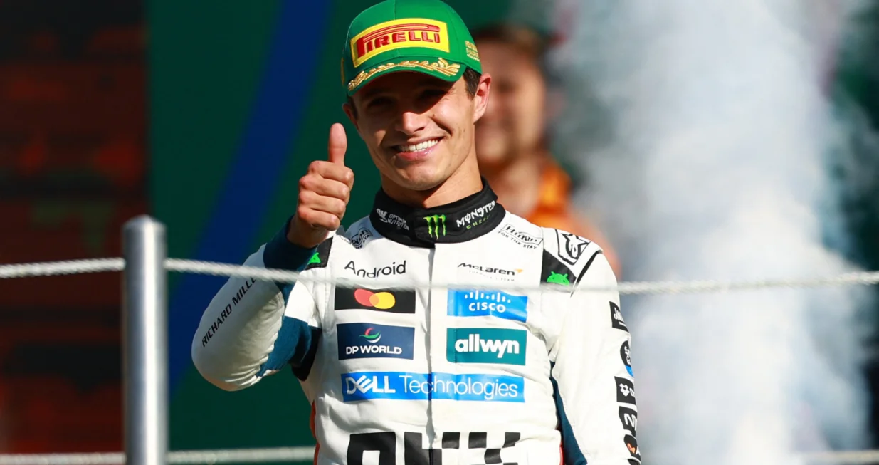 Formula One F1 - Mexico City Grand Prix - Autodromo Hermanos Rodriguez, Mexico City, Mexico - October 26, 2025 McLaren's Lando Norris celebrates on the podium after winning the Mexico City Grand Prix REUTERS/Raquel Cunha/Raquel Cunha