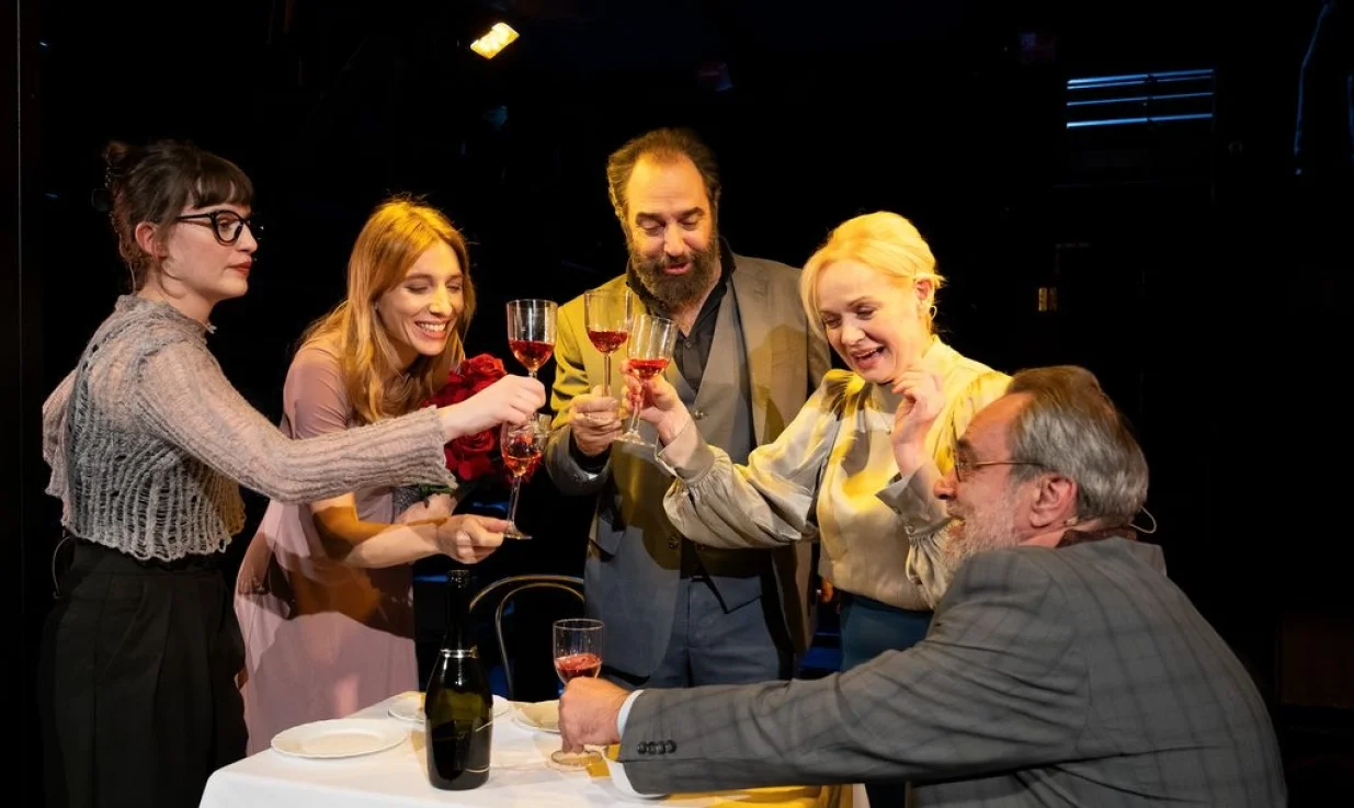 Marina Vujčić: "Sigurna kuća" roman – autorski projekt Anice Tomić i Jelene Kovačić/