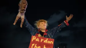 TEL AVIV, IZRAEL - 15. NOVEMBAR: Hiljade Izraelaca okupile su se u subotu naveДЌer na Trgu Habima u Tel Avivu, zahtijevajuД‡i zvaniДЌnu i nezavisnu istragu o dogaД'ajima od 7. oktobra 2023. godine.Demonstranti su kritikovali premijera Benjamina Netanyahua i izraelsku vladu zbog odbijanja formiranja nezavisne komisije koja bi utvrdila odgovornost i okolnosti napada.Okupljeni su poruДЌili da je transparentna istraga neophodna za obnovu povjerenja javnosti i odgovorno voД'enje drЕѕave. (Mostafa Alkharouf - Anadolu Agency)/