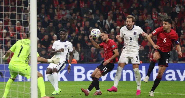 Soccer Football - World Cup - UEFA Qualifiers - Group K - Albania v England - Air Albania Stadium, Tirana, Albania - November 16, 2025 England's Harry Kane scores their second goal REUTERS/Florion Goga/Foto: Florion Goga