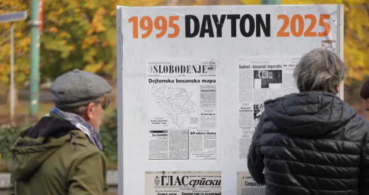 Mediacentar i Infobiro: Izložba odabranih naslovnica i članaka o okončanju mirovnih pregovora u Daytonu/Senad Gubelić