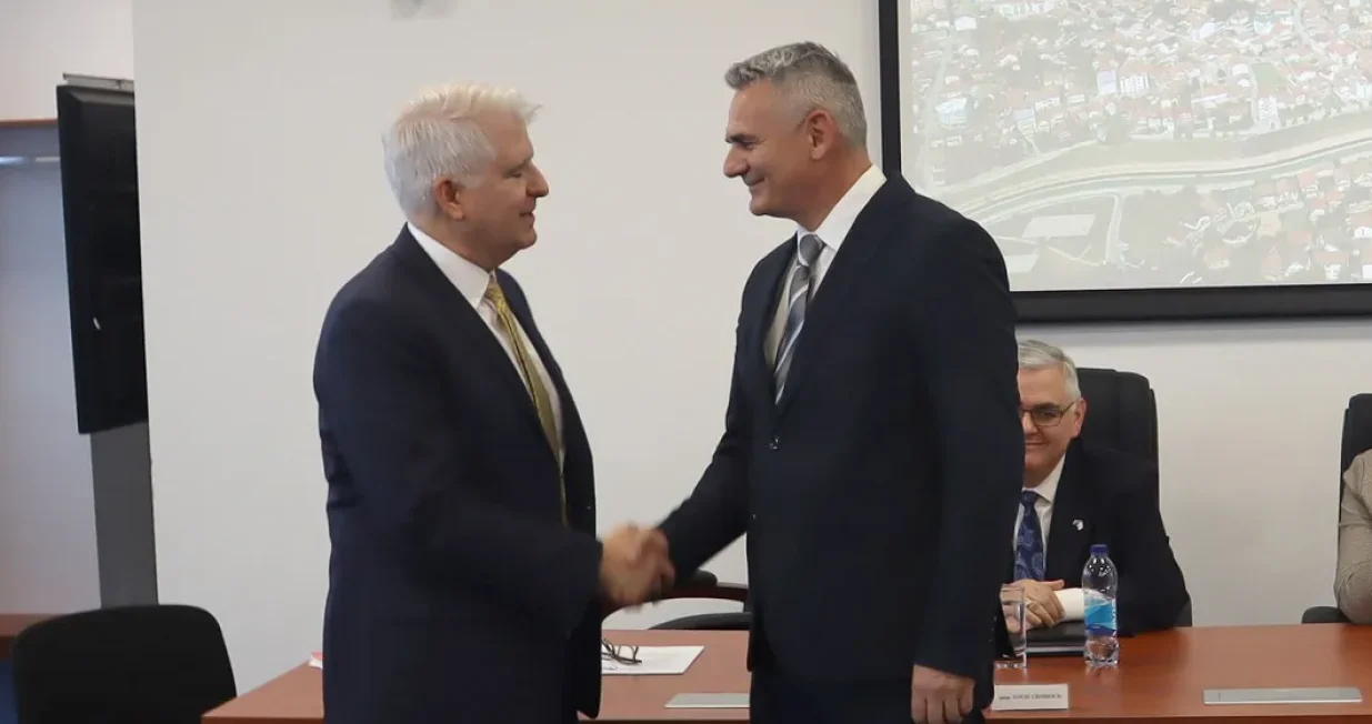 Rafi Gregorijan – dobro poznato ime u BiH – koji je u našoj zemlji nekada boravio kao jedan od ključnih međunarodnih diplomata/Screenshot