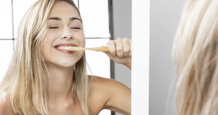 Cijeli život perete zube pogrešno/Free Pik